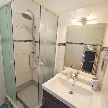Panorama Garden Apartment *